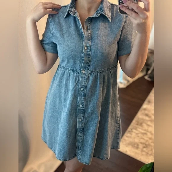 Light Wash Girly Jean Casual Everyday Spring Summer Dress - Picture 3 of 3